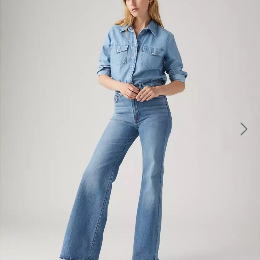 Levi ribcage bell jeans 28